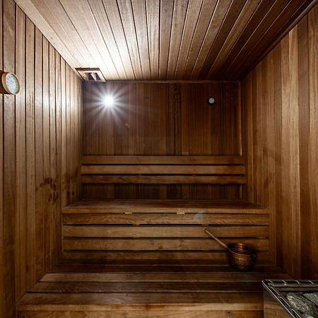 Radisson Blu Hotel & Residence Nairobi Arboretum Exterior foto A Finnish sauna